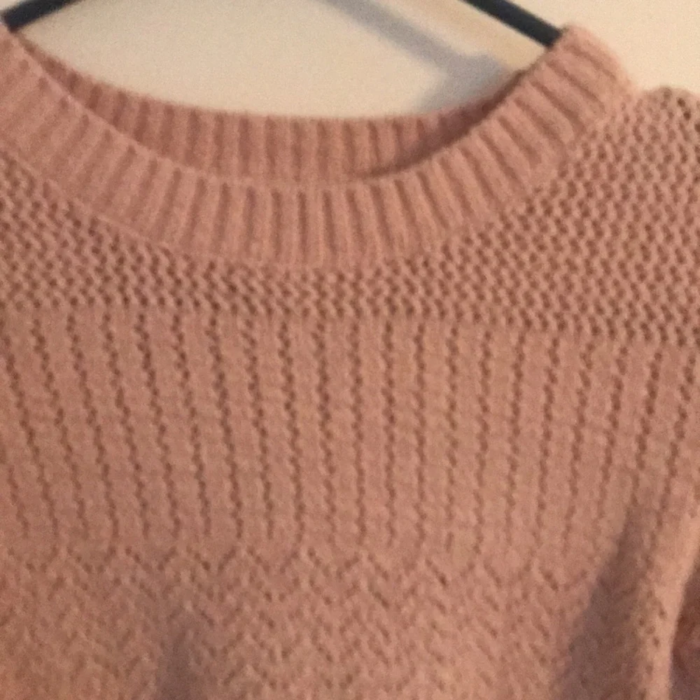 Small Baby Pink Sweater - Picture 2 of 3